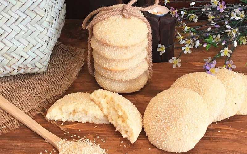 کلوچه کنجدی خانگی؛ کیلویی تکی و صبحانه عصرانه vitamin c