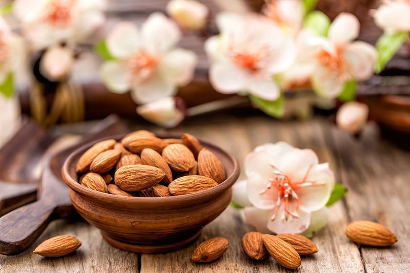 بادام درختی بو داده؛ شیرین تلخ 3 طعم نمکی زعفرانی آبلیمویی almonds
