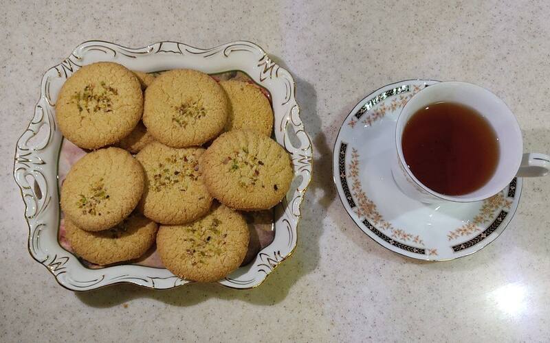 کلوچه نبات ریز؛ مغز پسته دار طبیعی وزن (500 1000) گرمی شهر کاشان