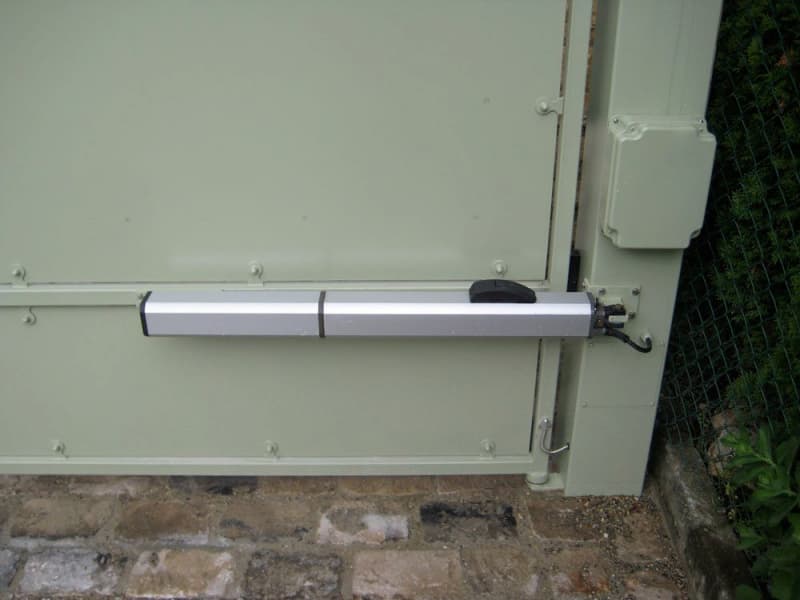 جک بازویی کیا؛ ایرانی گارانتی (2) مقاوم برق 220