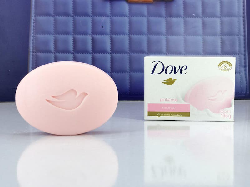 صابون داو کرمی؛ مرطوب کننده پوست خشک وزن 100 135 گرم soap