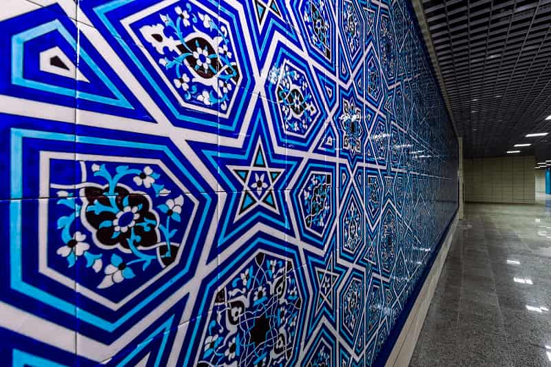 کاشی سنتی یزد؛ لعاب دار ساده 3 رنگ سیاه سفید فیروزه ای