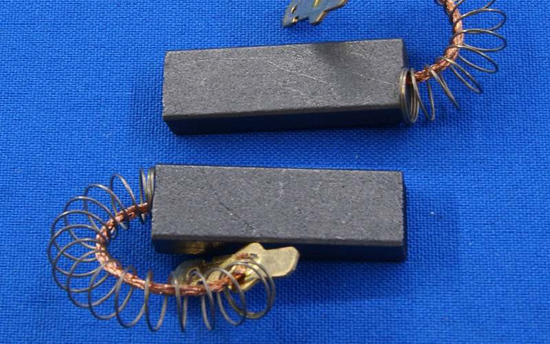 زغال دینام پژو پارس؛ دو سه زغاله جنس کربن استحکام بالا coal dynamo