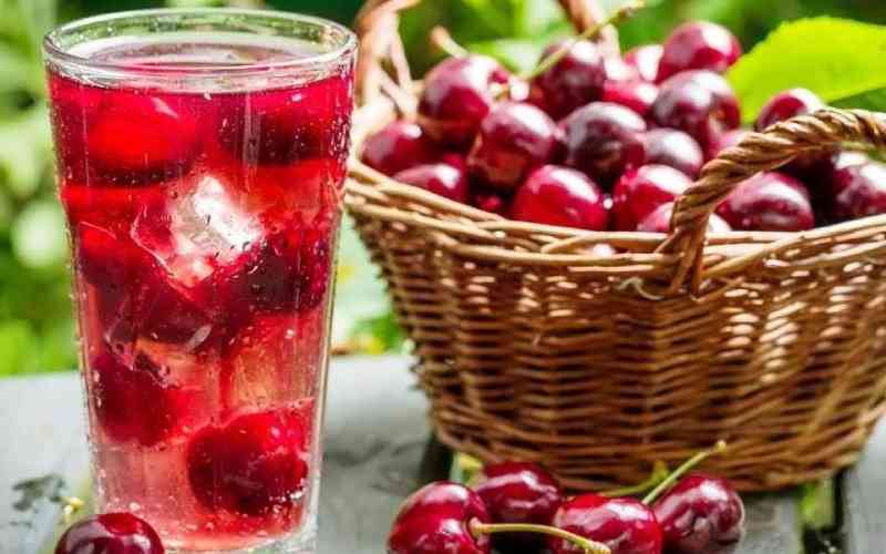 شربت گیلاس؛ گاز دار ساده روشن کننده پوست حاوی ویتامین C B