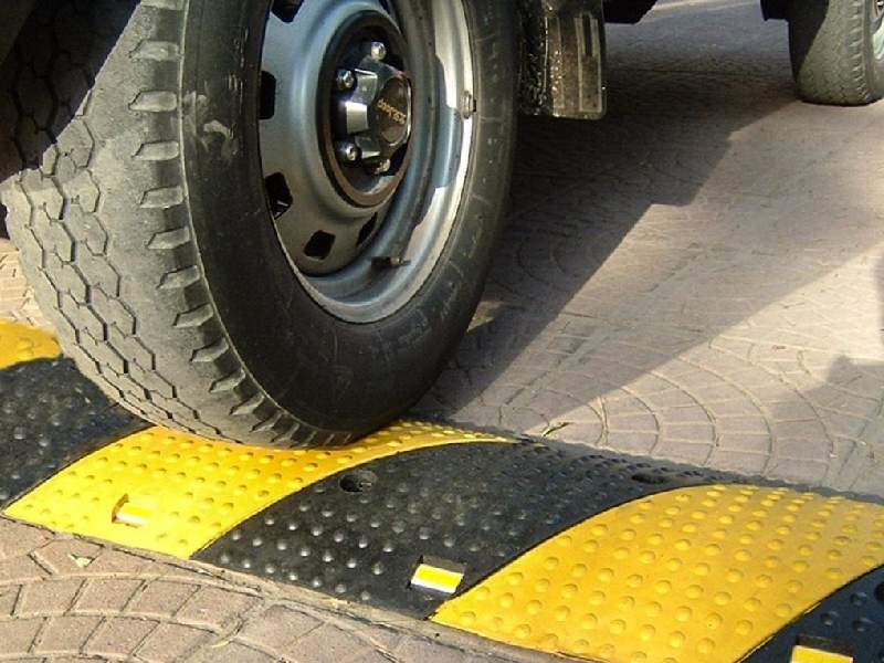 سرعت گیر 33*90 دست انداز) لاستیکی پلاستیکی کاهش تصادف جاده ای