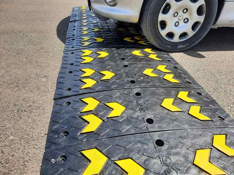 سرعت گیر جاده ای؛ بتنی سرعت کاه جنس بتن پلیمر 8000 گرم