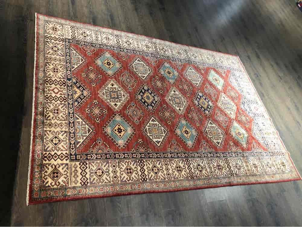 فرش ماشینی خشتی؛ افشان اسلیمی ختایی گلدانی 1000 3600 شانه