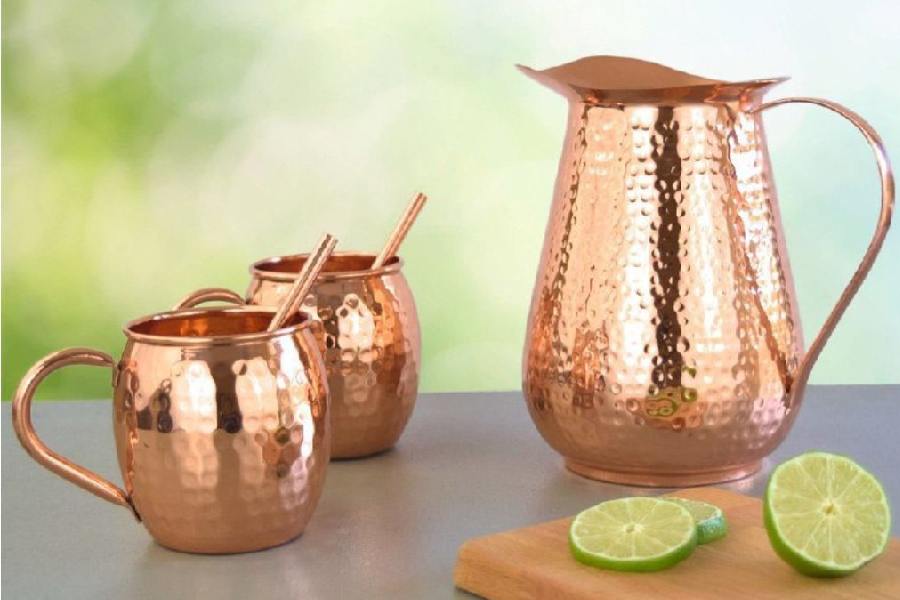 ظروف مسی؛ مینا کاری ساده پایه دار مناسب پخت سریع غذا