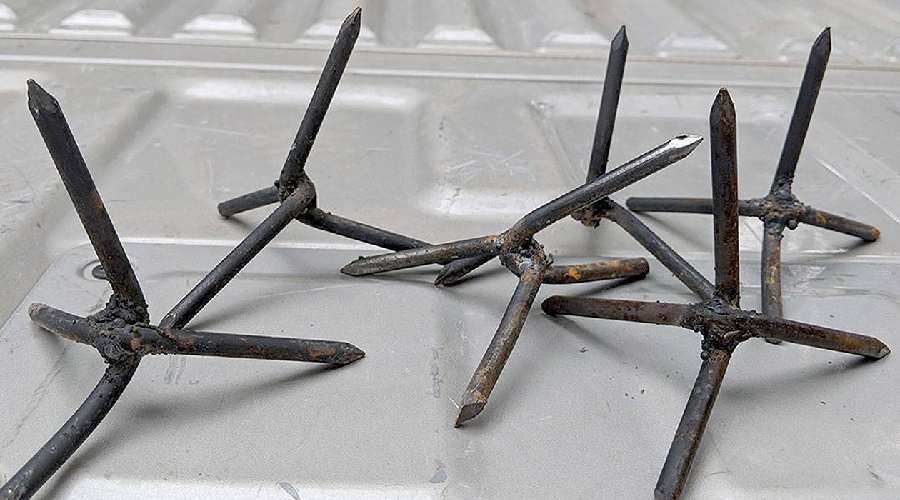 میخ چهار پر؛ جنس فولادی مقاوم مناسب سطوح چوبی بتنی سرامیکی سنگی