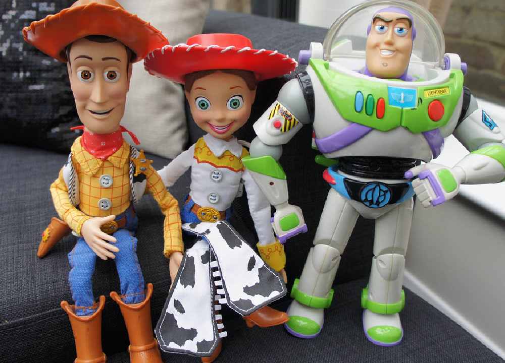 اسباب بازی بازلایتر و وودی؛ جنس پلاستیکی پخش موزیک نور ساخت China