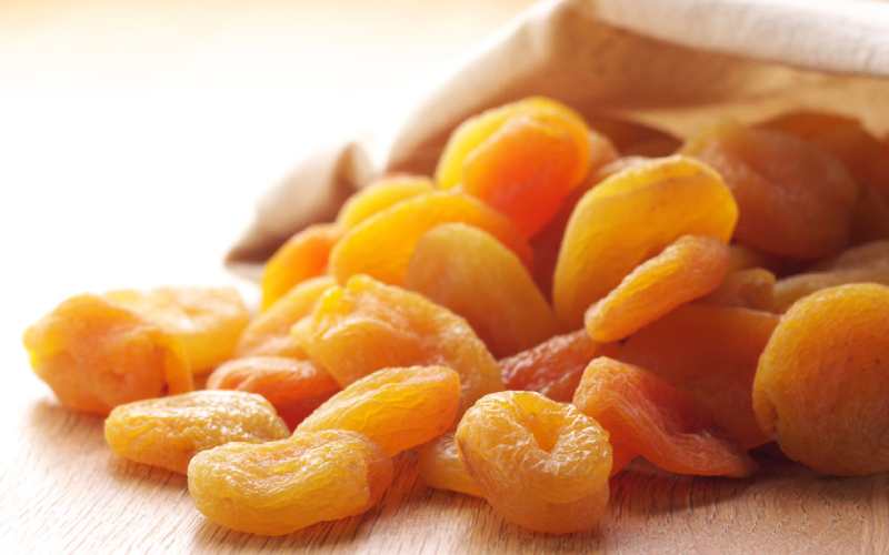 آلو زرد در بازار؛ خوراکی درمانی حاوی ویتامین C A درمان آلزایمر