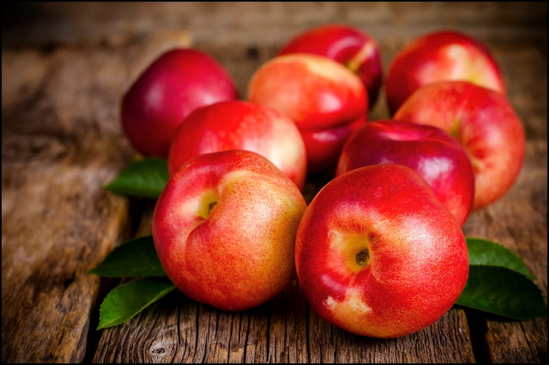 شلیل در میدان تره بار تهران؛ تازه خشک هسته دار تقویت سیستم ایمنی بدن