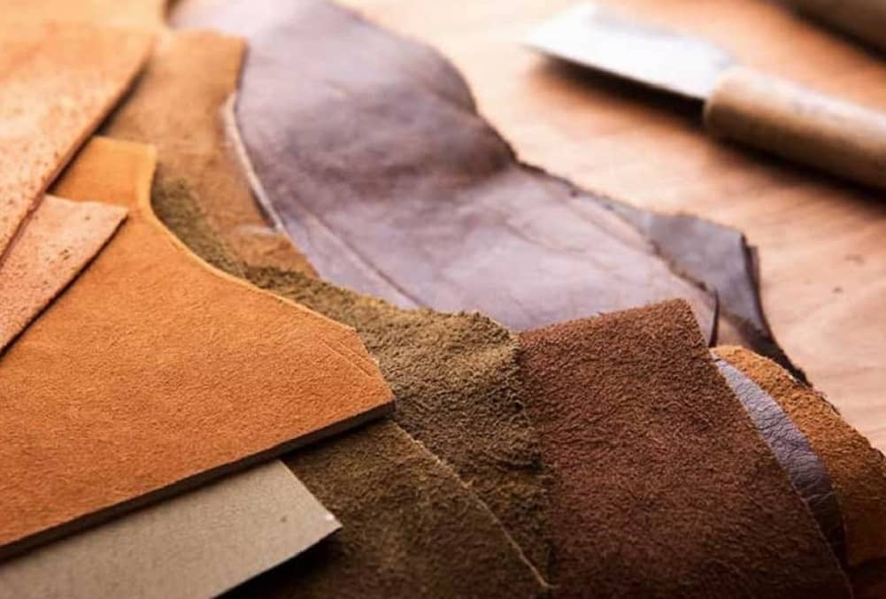 چرم جیر؛ پوست بز گوساله بره سطح پرزدار نرم لطیف leather