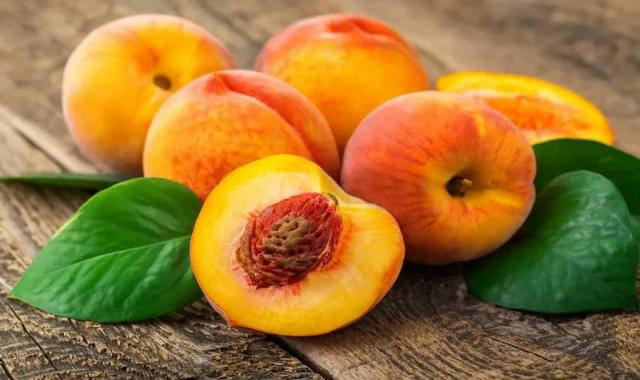 هلو میوه؛ پوستی مخملی حاوی فیبر قند درمان کلسترول