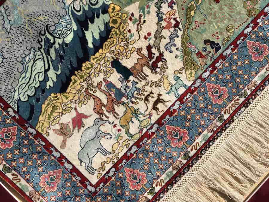 فرش ابریشم ماشینی ۴ متری (قالی) گل برجسته ساده چهار گوش بدون پرزدهی