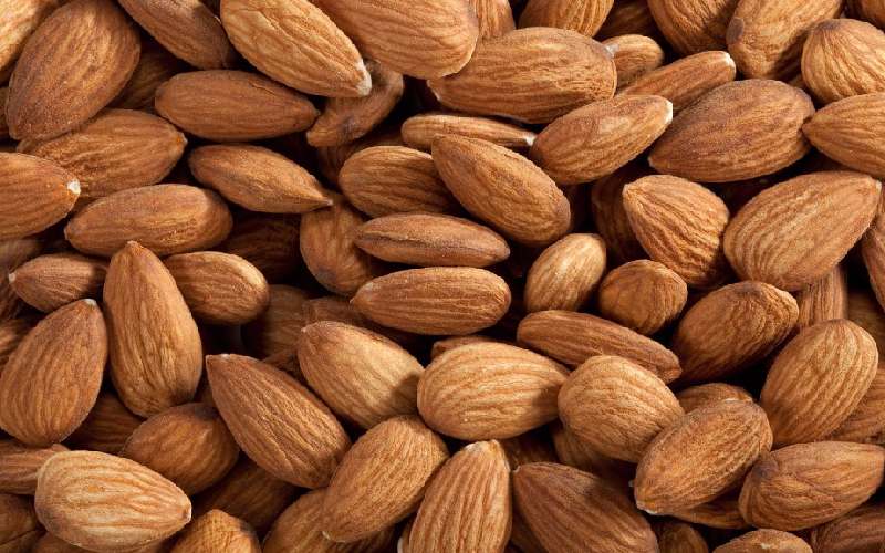 مغز بادام درختی (خشکبار) خام بو داده حاوی املاح معدنی ویتامین