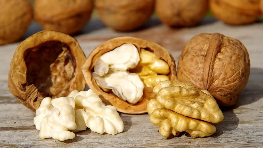 مغز گردو سفید (آجیل) تازه درشت پرچرب بدون پوست