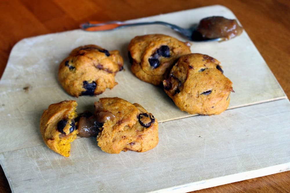 کلوچه خرمایی خانگی؛ کنجدی شکر ریز شکلاتی درمان کم خونی منبع غنی اسید فولیک