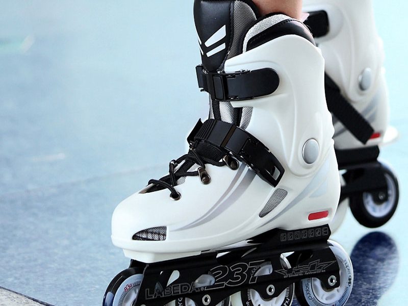 کفش اسکیت labeda؛ سبز سفید مشکی دارای سایزبندی کامل ساخت china