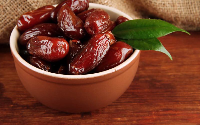خرما شاهی (رطب) قهوه ای تیره روشن طبیعی نگهداشتن میزان قند خون