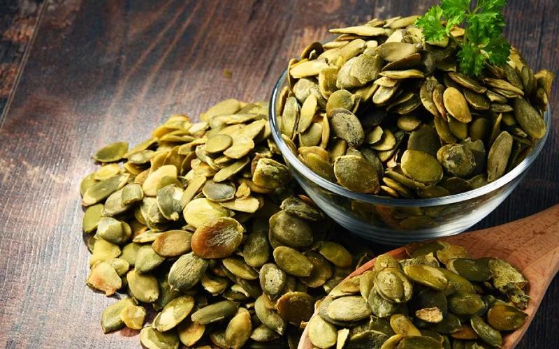 تخمه خربزه؛ بو داده چاشنی سالاد کاهش کلسترول خون