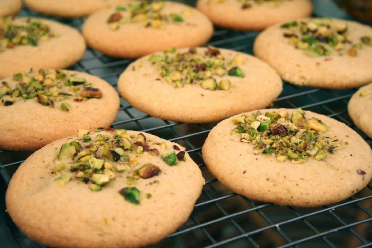 شیرینی کلمپه کرمانشاه؛ گردویی کنجدی 3 شهر کرمان اصفهان شیراز