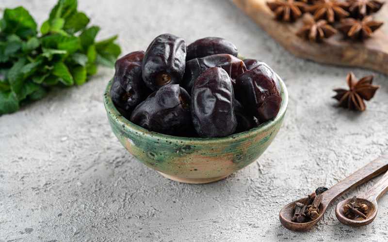 خرمای مضافتی بلوچستان؛ گوشتی بیضی شکل حاوی (ویتامین آهن)