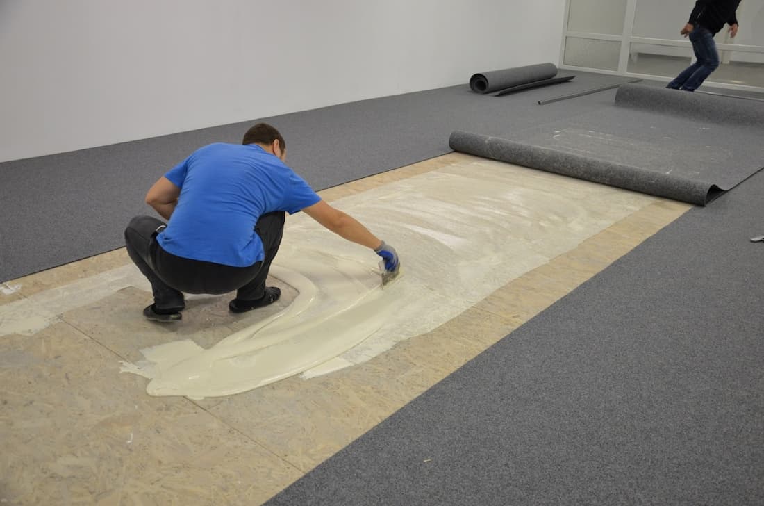 چسب موکت پارس؛ مقاوم ضدآب نیمه مایع وزن 620 گرم (قوطی فلزی)