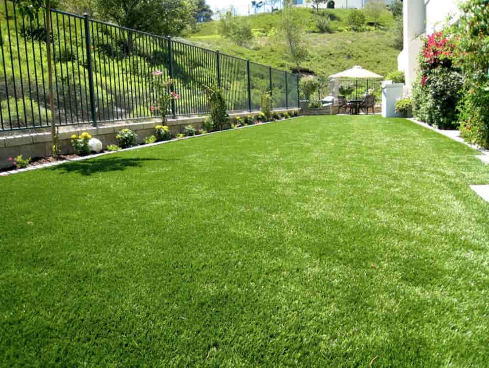 چمن مصنوعی دست دوم مشهد؛ جنس نایلون پلی پروپیلن مناسب خانه ورزشگاه