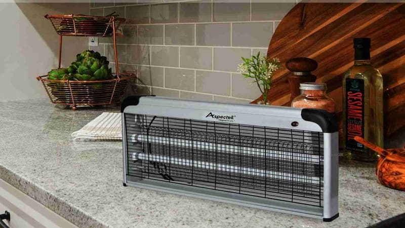 حشره کش صنعتی برقی؛ دستگاه حشره کش قرص برقی پریزی لامپ LED