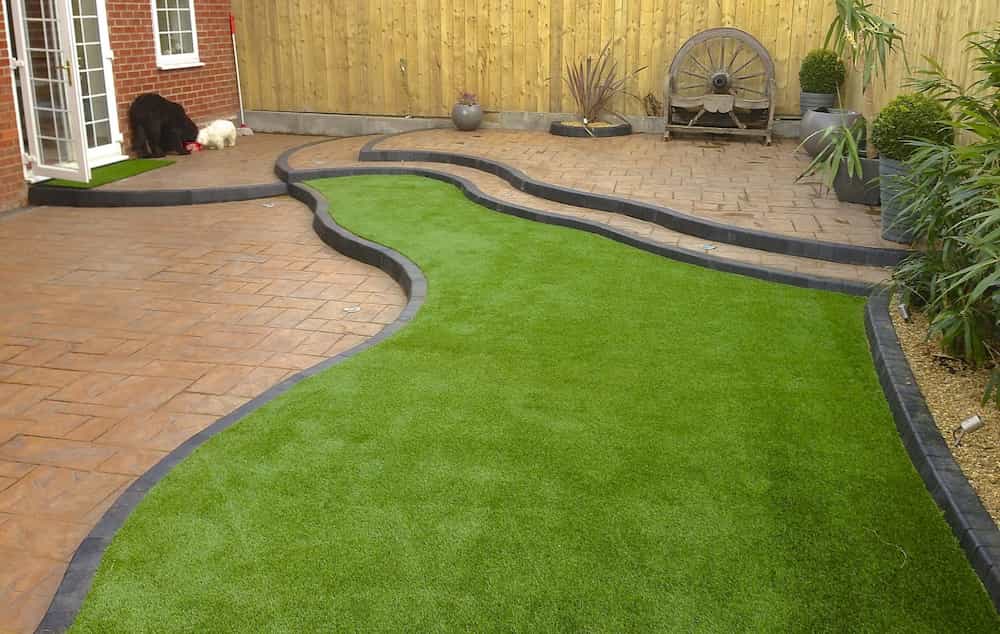 چمن مصنوعی قابل شستشو؛ سبز قرمز قهوه ای مناسب زمین بازی ویلا