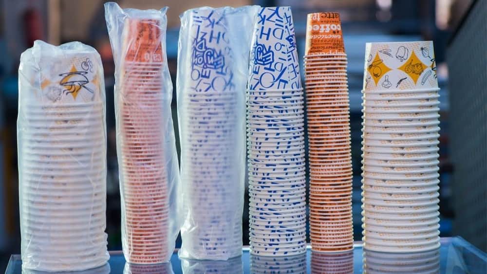 لیوان یکبار مصرف ضخیم؛ محکم دسته دار درب دار استایرن Propylene