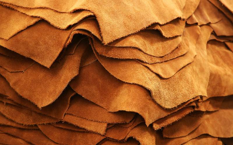 چرم قم؛ شفاف رنگ ثابت مقاوم برابر فشار قابل شستشو leather