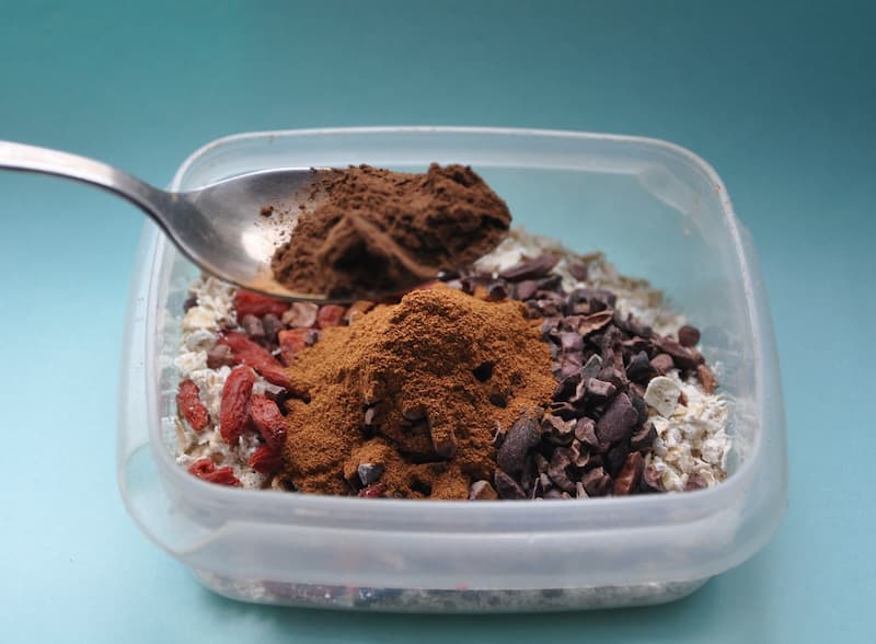 پودر دارچین در غذا (ادویه) طبع گرم کاهش قند خون حاوی پروتئین Calcium