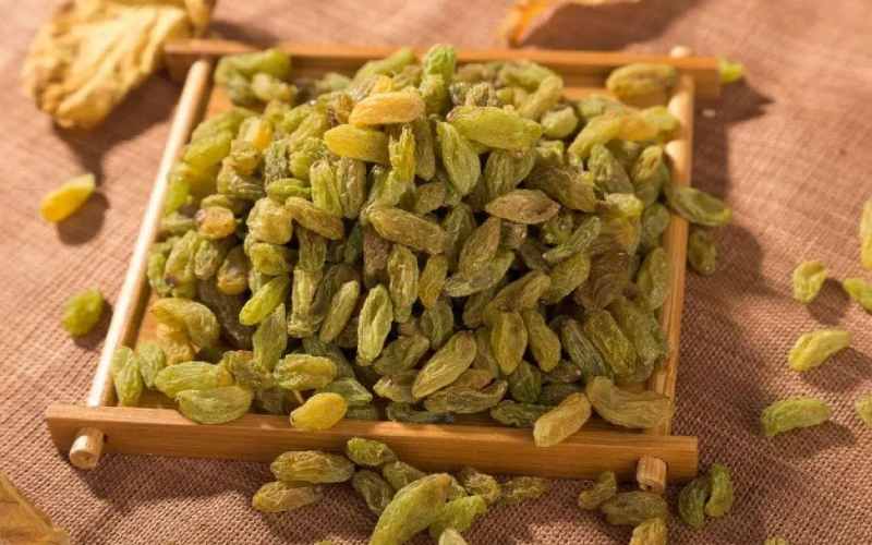 کشمش سبز پیکامی؛ طبع گرم دارای فیبر آهن بهبود دستگاه گوارش