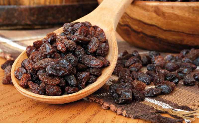 کشمش سیاه در بارداری (انگور خشک) تنظیم خون حاوی کلسیم آهن