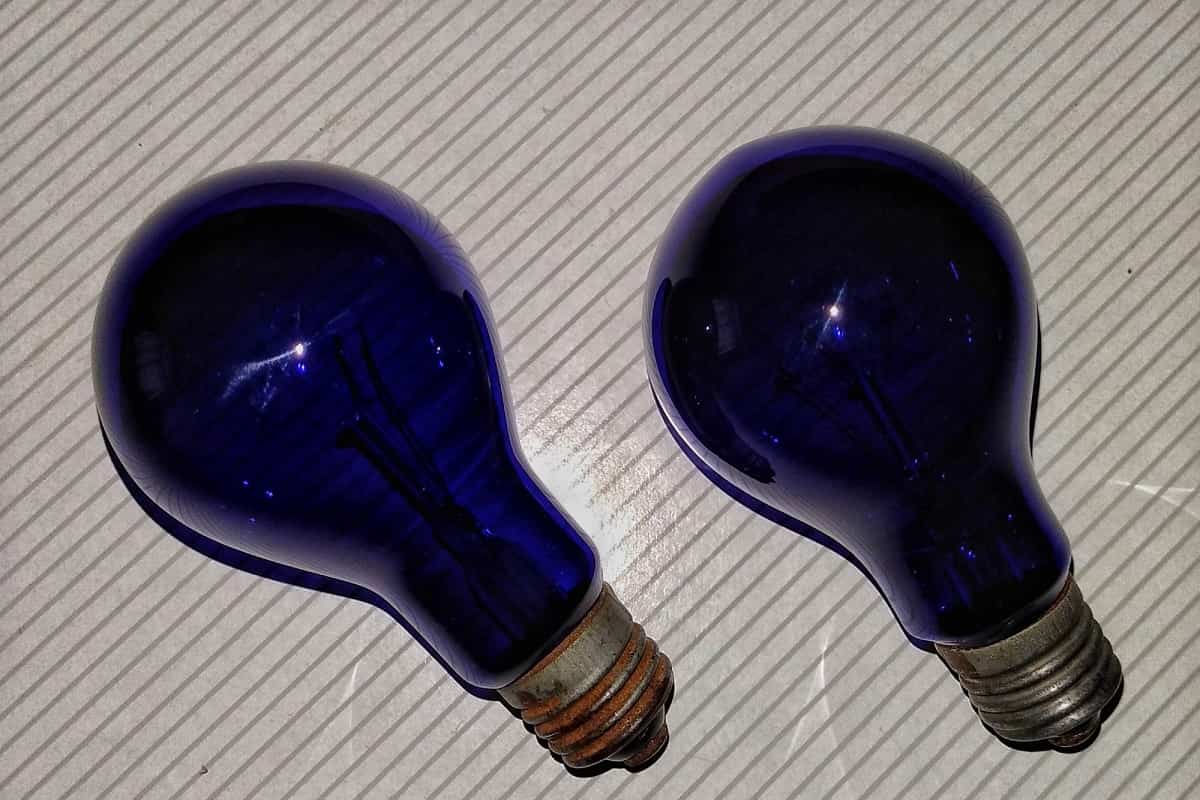 لامپ بلک لایت بنفش؛ فسفر مناسب زیبایی محیط طول عمر (20000) ساعت