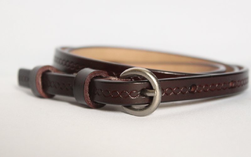 دستبند چرم خاطره (اکسسوری) قهوه ای مشکی ضخیم ضد حساسیت