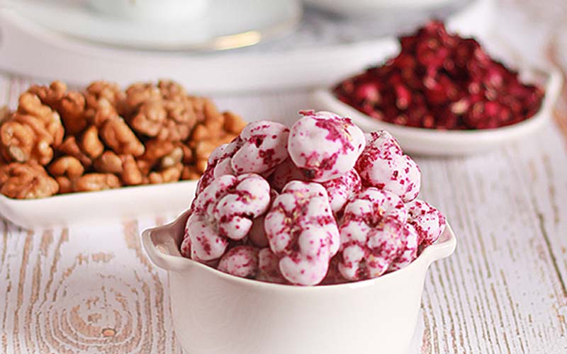 شکر پنیر اصفهان (نقل) نارگیلی گل محمدی زعفرانی دارای مغز بادام گردو