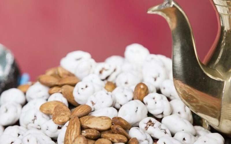 شکر پنیر با شیر (نقل سفید) نارگیلی گل محمدی مناسب سوغات