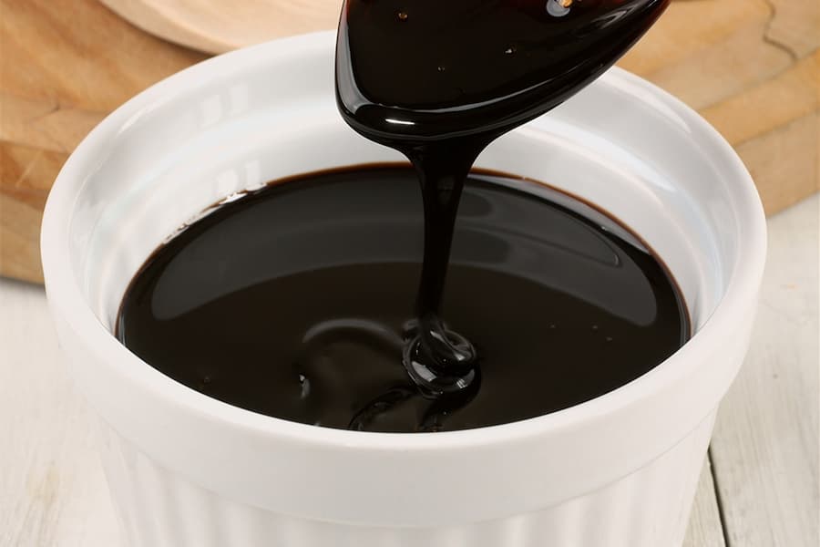 شیره خرما برای نوزاد؛ سنتی کارخانه ای درمان کم خونی حاوی ویتامین B C