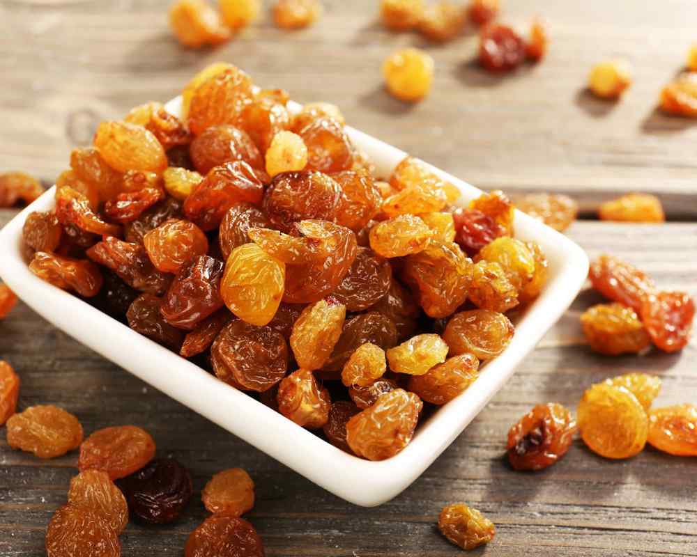 کشمش پلویی سبز؛ سنتی صنعتی حاوی آهن پتاسیم منیزیم Raisins
