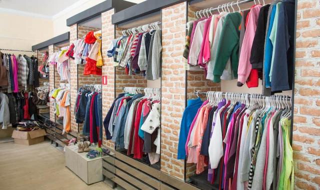 پوشاک در جلفا؛ تیشرت شلوار کت بافت عالی دوخت محکم