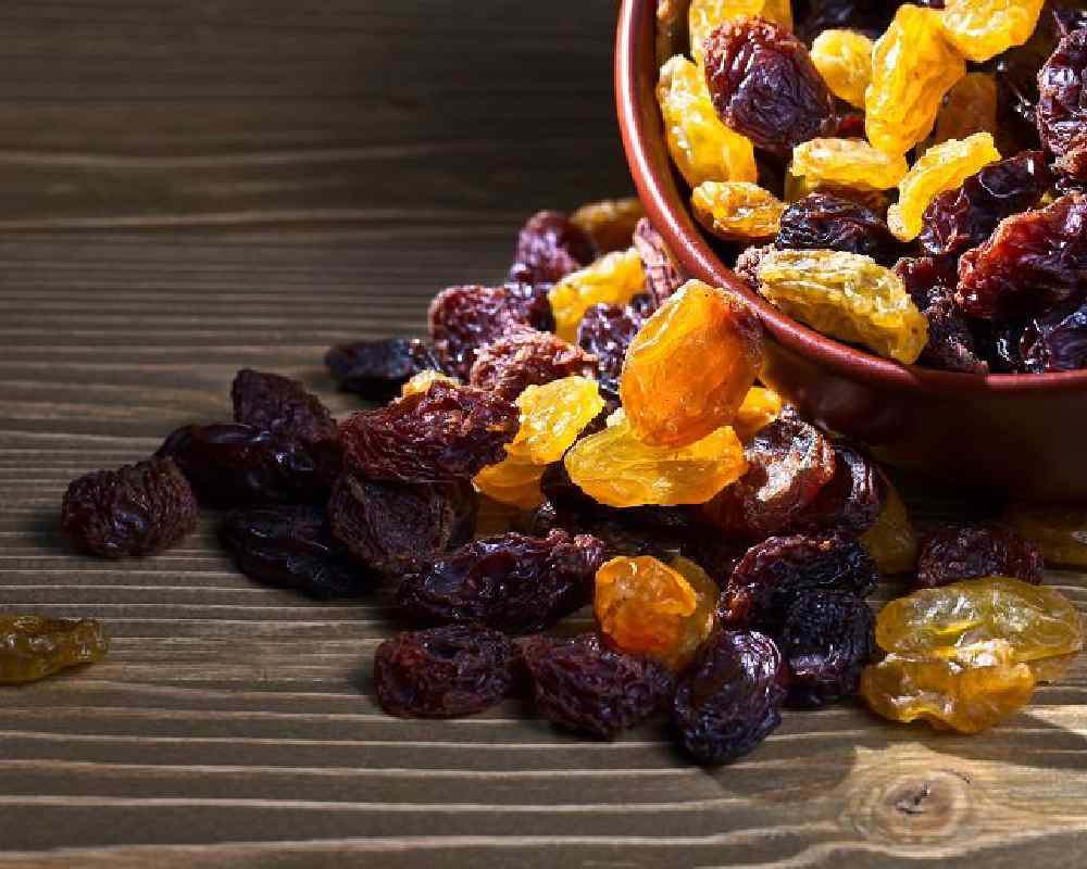 کشمش پلویی سفید؛ هسته دار بی دانه مناسب آشپزی شیرینی پزی