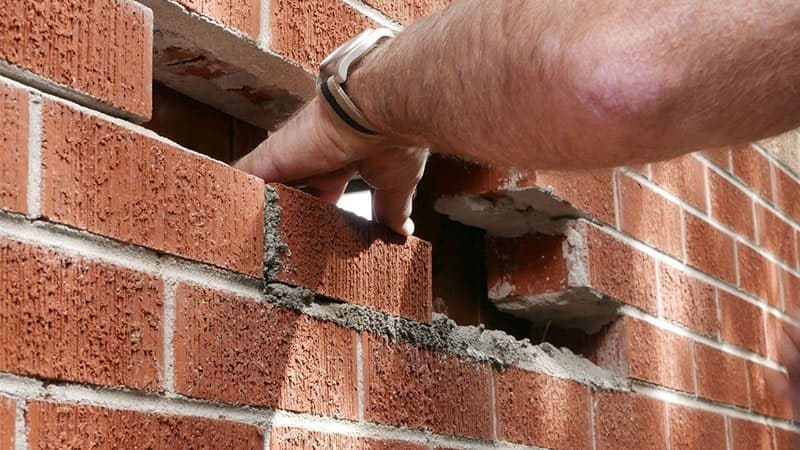 آجر فشاری بروجرد؛ خاک رس کاه ساختمان موزه اسفراین Pasargad