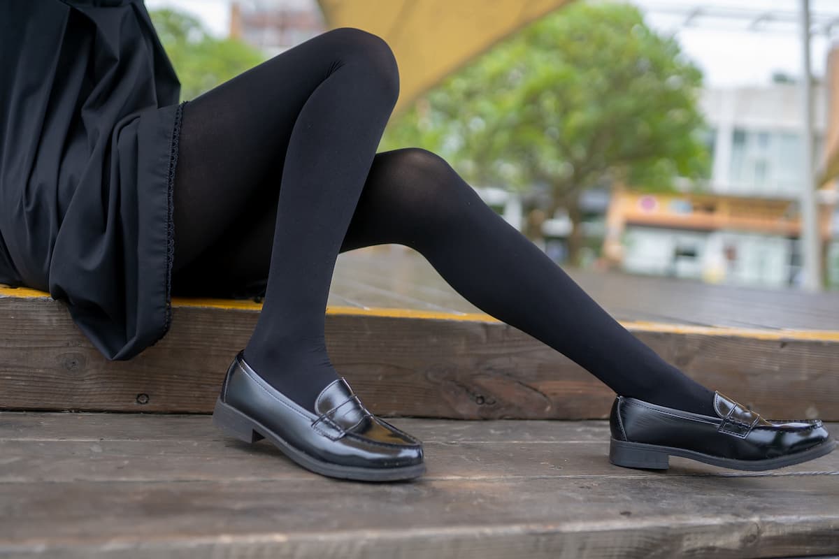 جوراب دخترانه مشکی؛ طرح دار شیشه ای کالج 2 نوع ساق بلند کوتاه