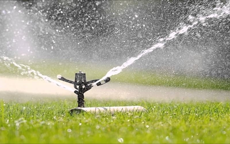 تجهیزات آبیاری بارانی؛ پلی اتیلن مقاوم مناسب گیاهان زراعی