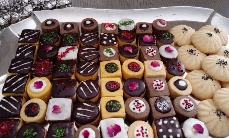 شیرینی اتابکی؛ بالا بردن انرژی بدن طعم عالی کوچک sweets