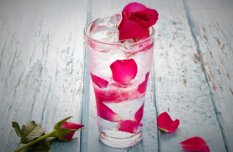 گلاب فون؛ شفاف زلال طعم تلخ گس 2 ماده مغذی ویتامین E C