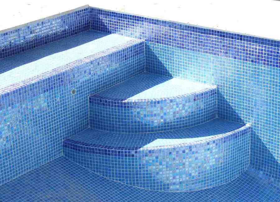 کاشی استخری پارسیان؛ مقاوم کوچگ بزرگ آبی tile